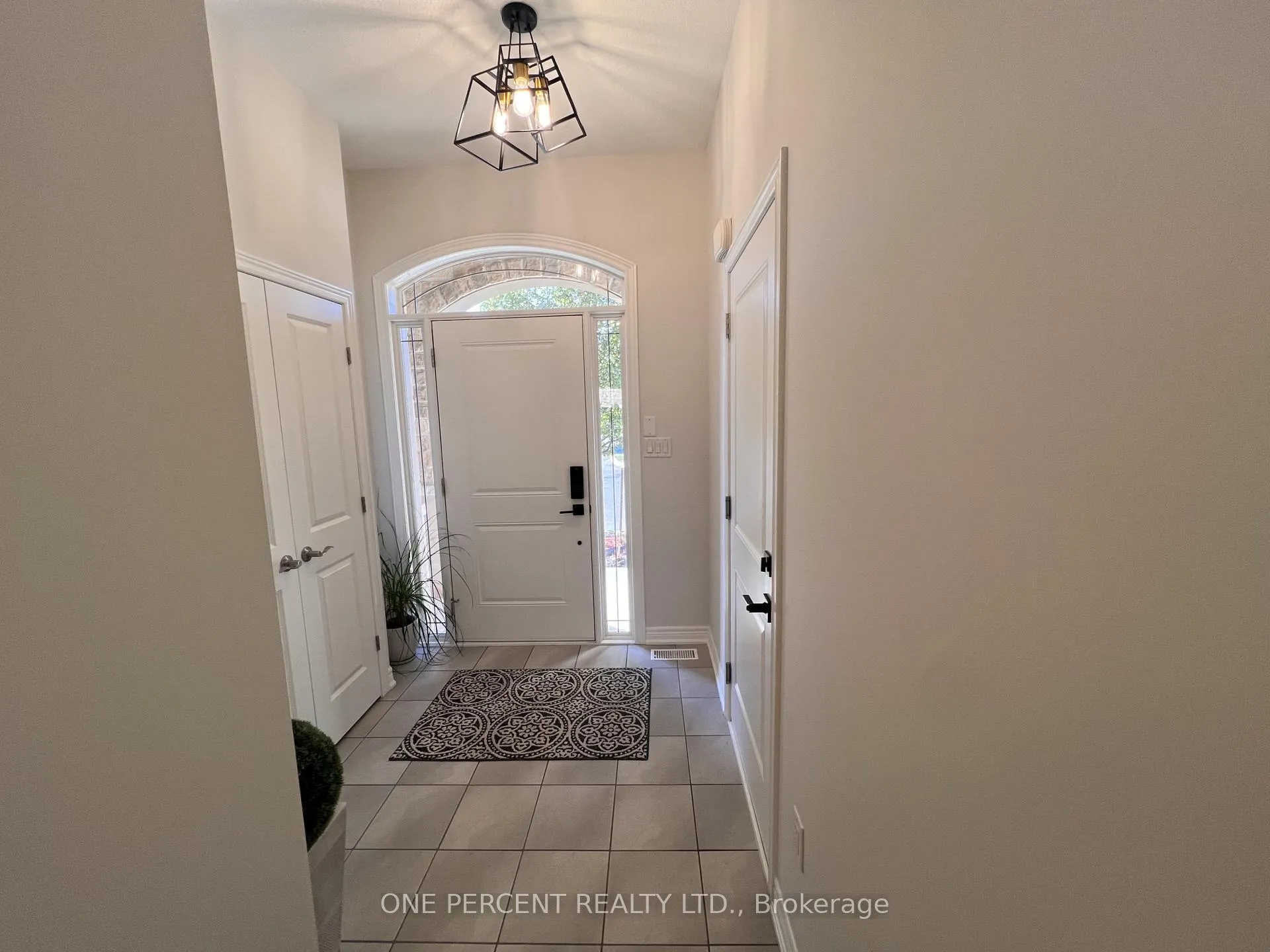 Photo 6 of 1165 West 5th Street, Hamilton, Mewburn — HOMEH