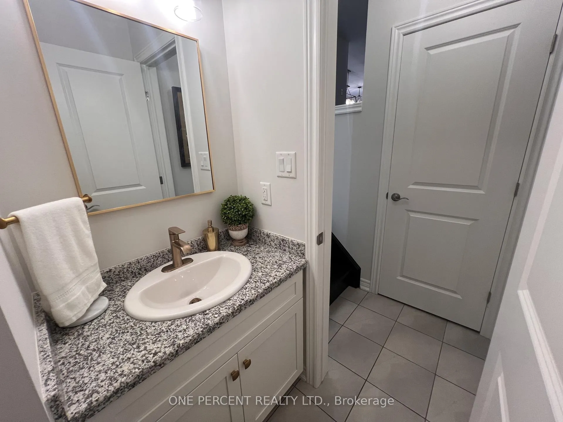 Photo 18 of 1165 West 5th Street, Hamilton, Mewburn — HOMEH