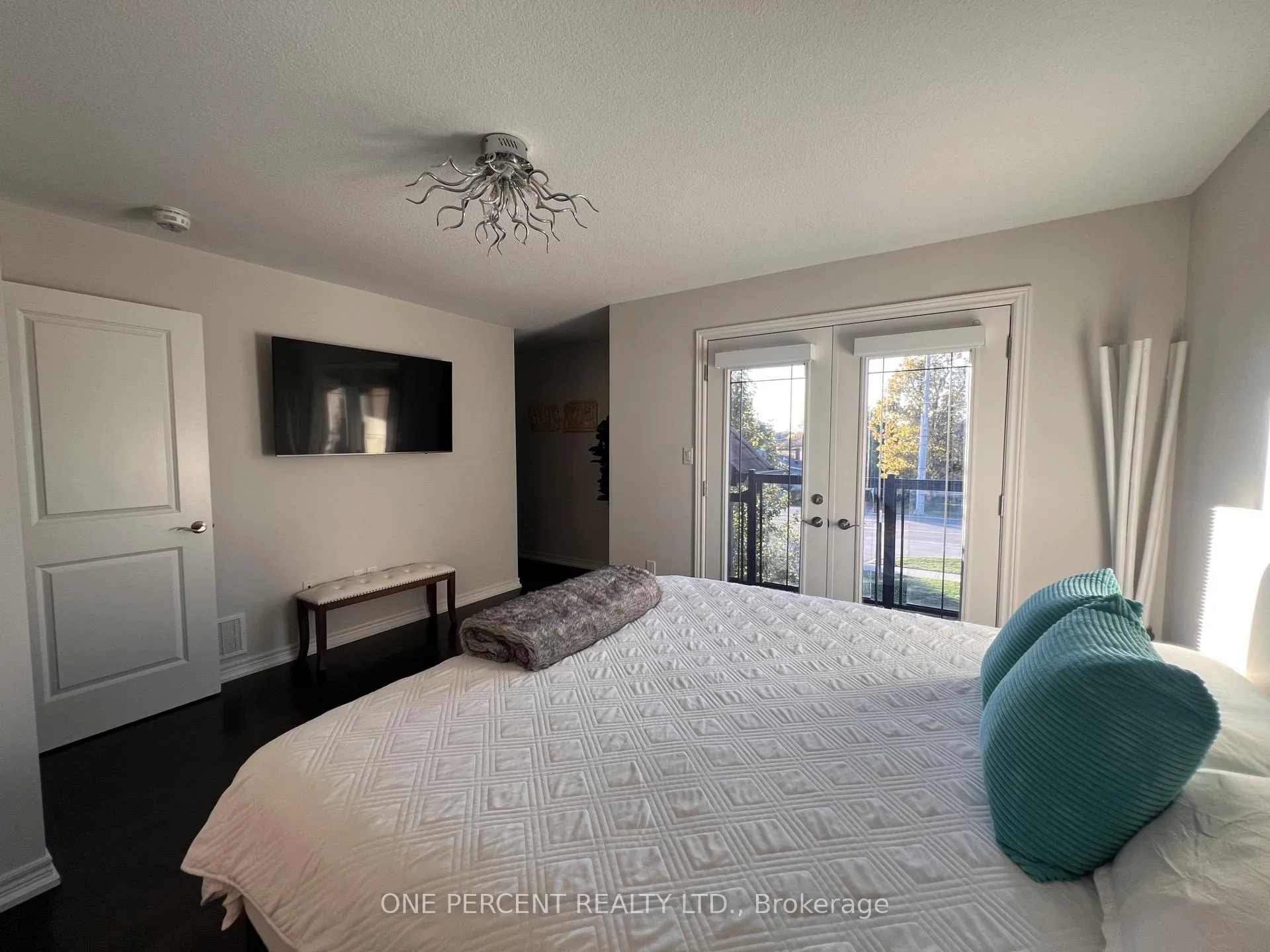 Photo 22 of 1165 West 5th Street, Hamilton, Mewburn — HOMEH