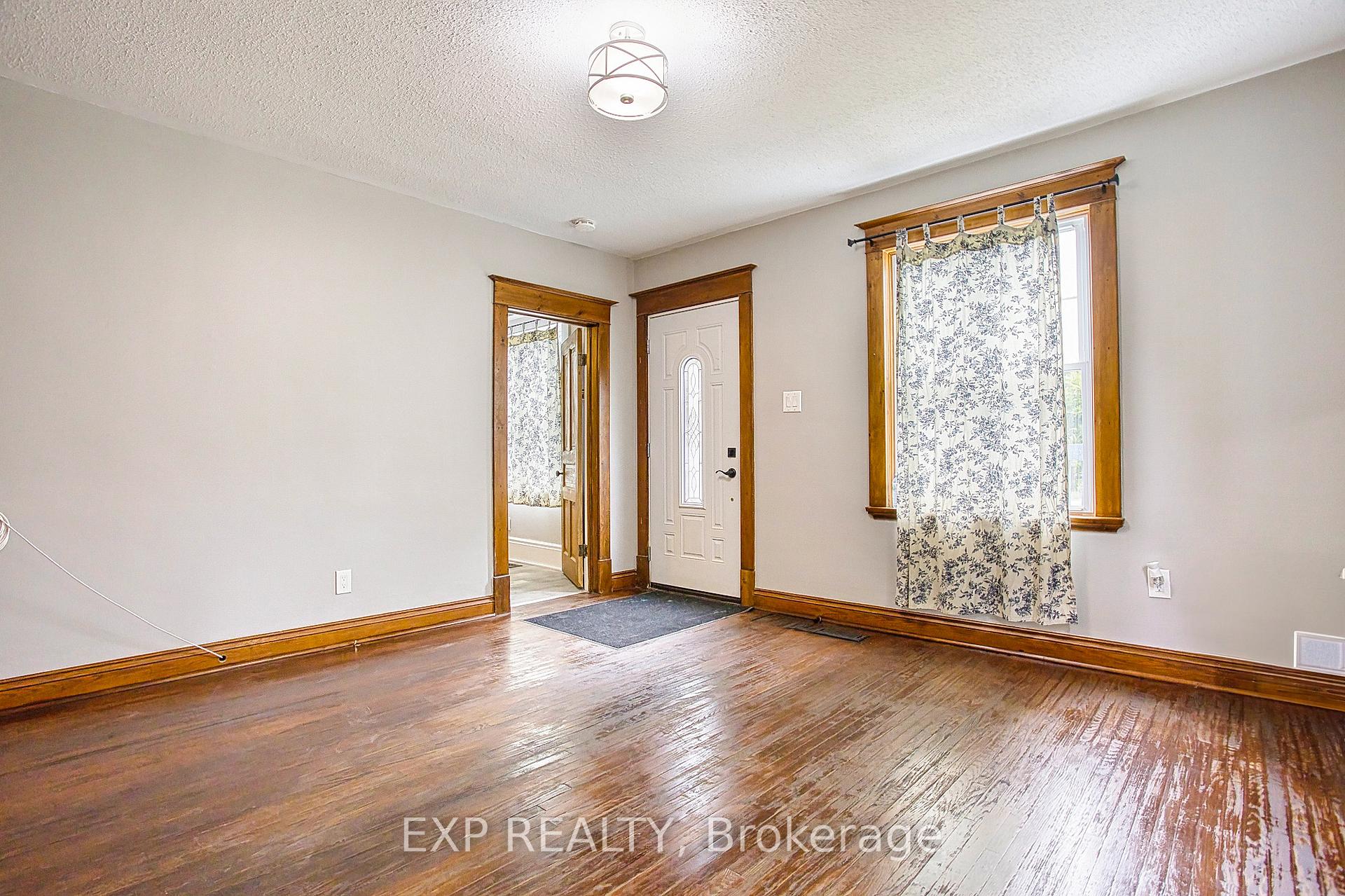 Photo 4 of 84 Garden Avenue, Brant, Brantford Twp — HOMEH