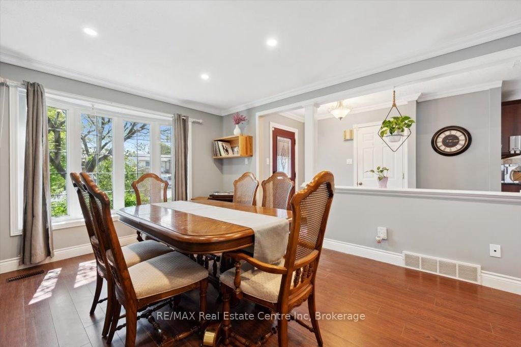 Photo 3 of 9 Pauline Place, Guelph, Willow West/Sugarbush/West Acres — HOMEH