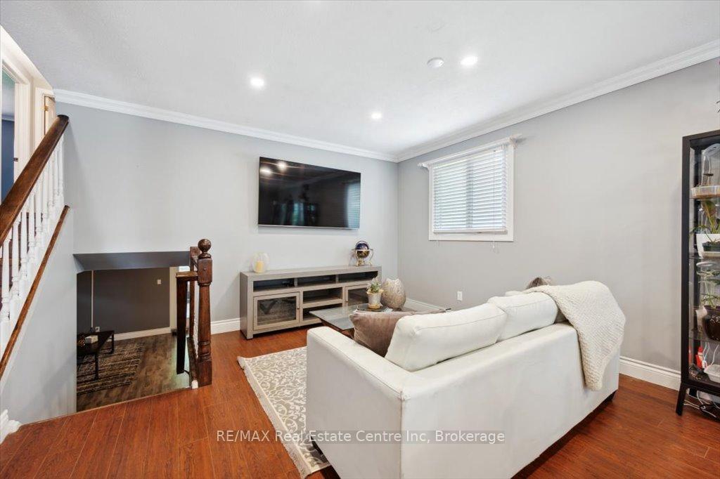 Photo 4 of 9 Pauline Place, Guelph, Willow West/Sugarbush/West Acres — HOMEH