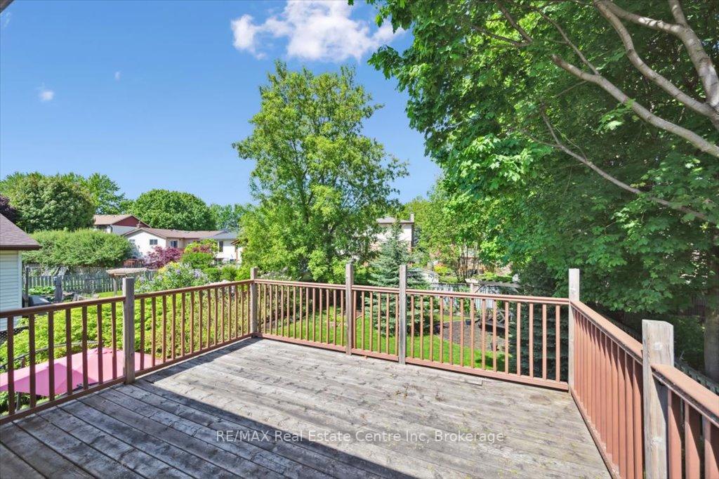 Photo 10 of 9 Pauline Place, Guelph, Willow West/Sugarbush/West Acres — HOMEH