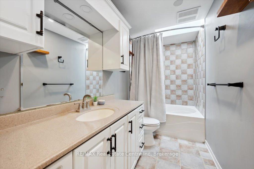 Photo 13 of 9 Pauline Place, Guelph, Willow West/Sugarbush/West Acres — HOMEH