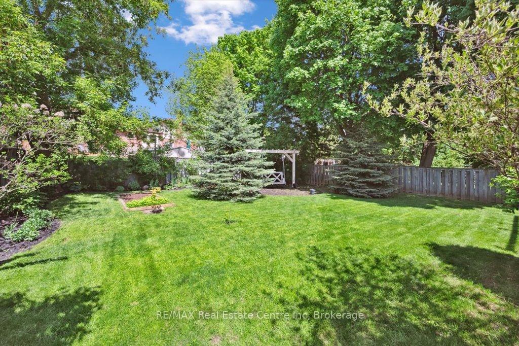 Photo 21 of 9 Pauline Place, Guelph, Willow West/Sugarbush/West Acres — HOMEH