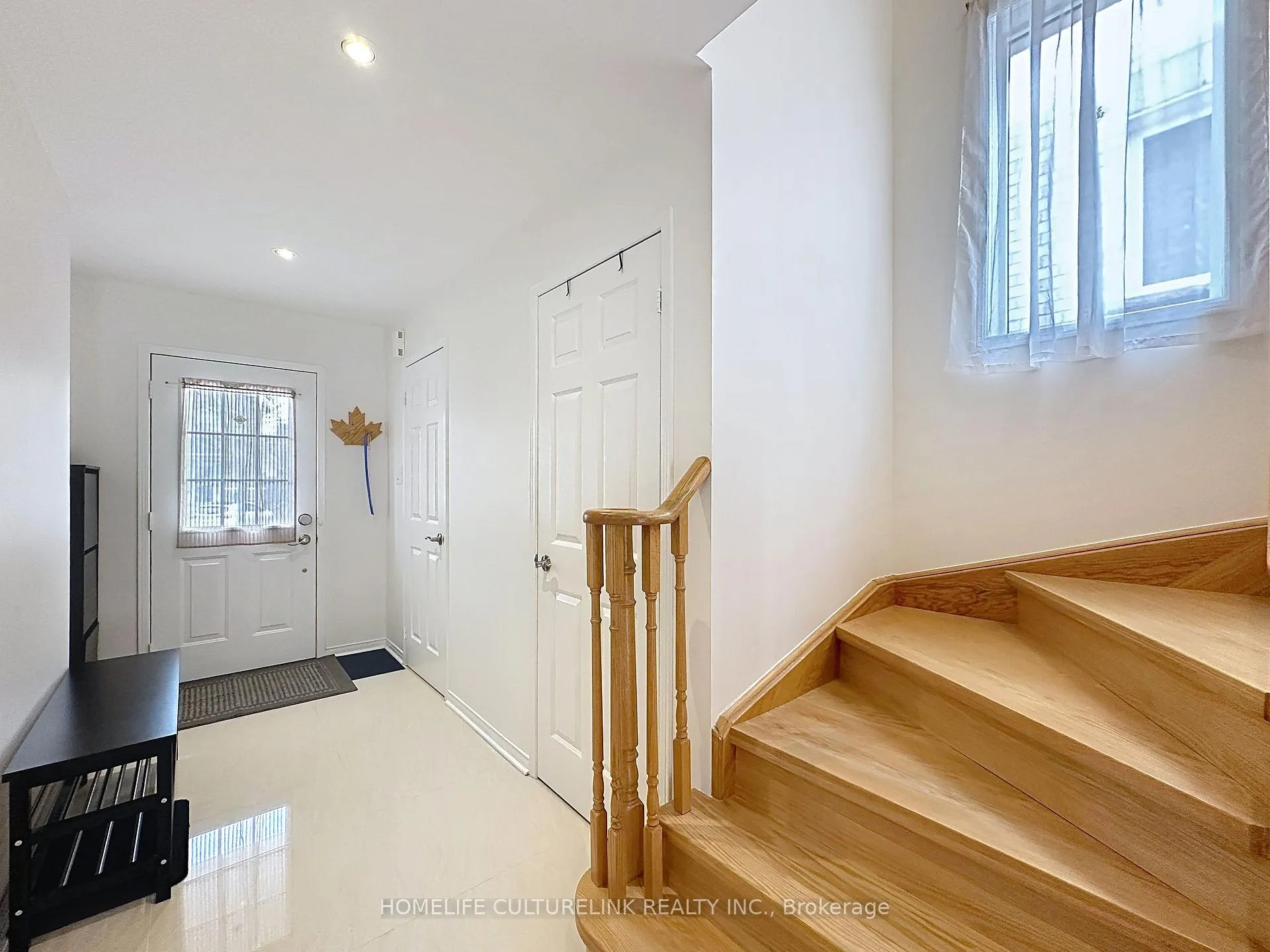 Photo 3 of 20 Anita Drive W, Markham, Village Green-South Unionville — HOMEH