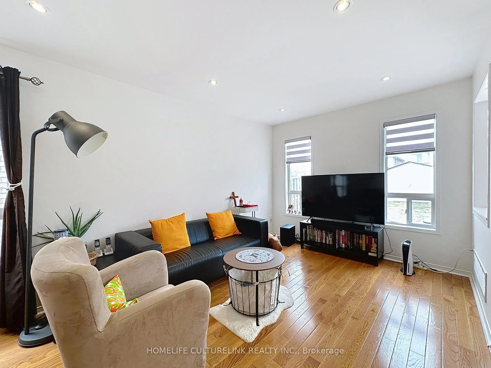 Photo 9 of 20 Anita Drive W, Markham, Village Green-South Unionville — HOMEH