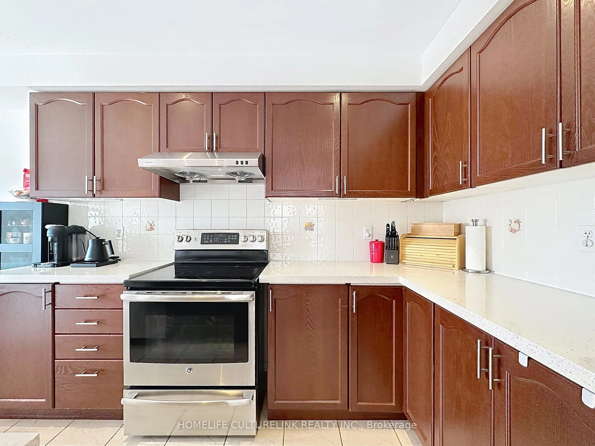 Photo 12 of 20 Anita Drive W, Markham, Village Green-South Unionville — HOMEH