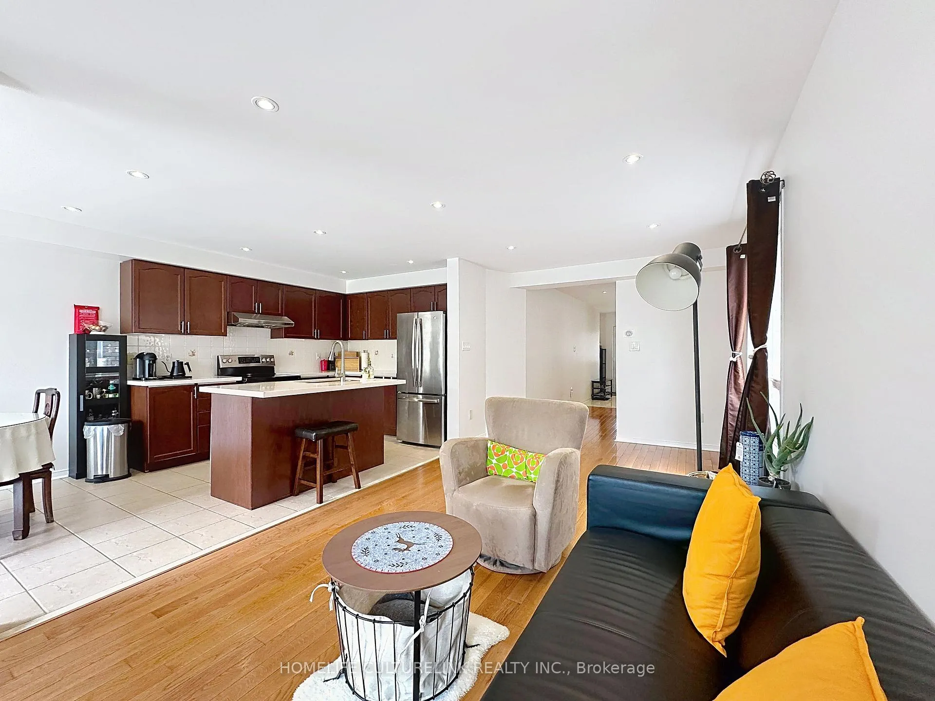 Photo 14 of 20 Anita Drive W, Markham, Village Green-South Unionville — HOMEH