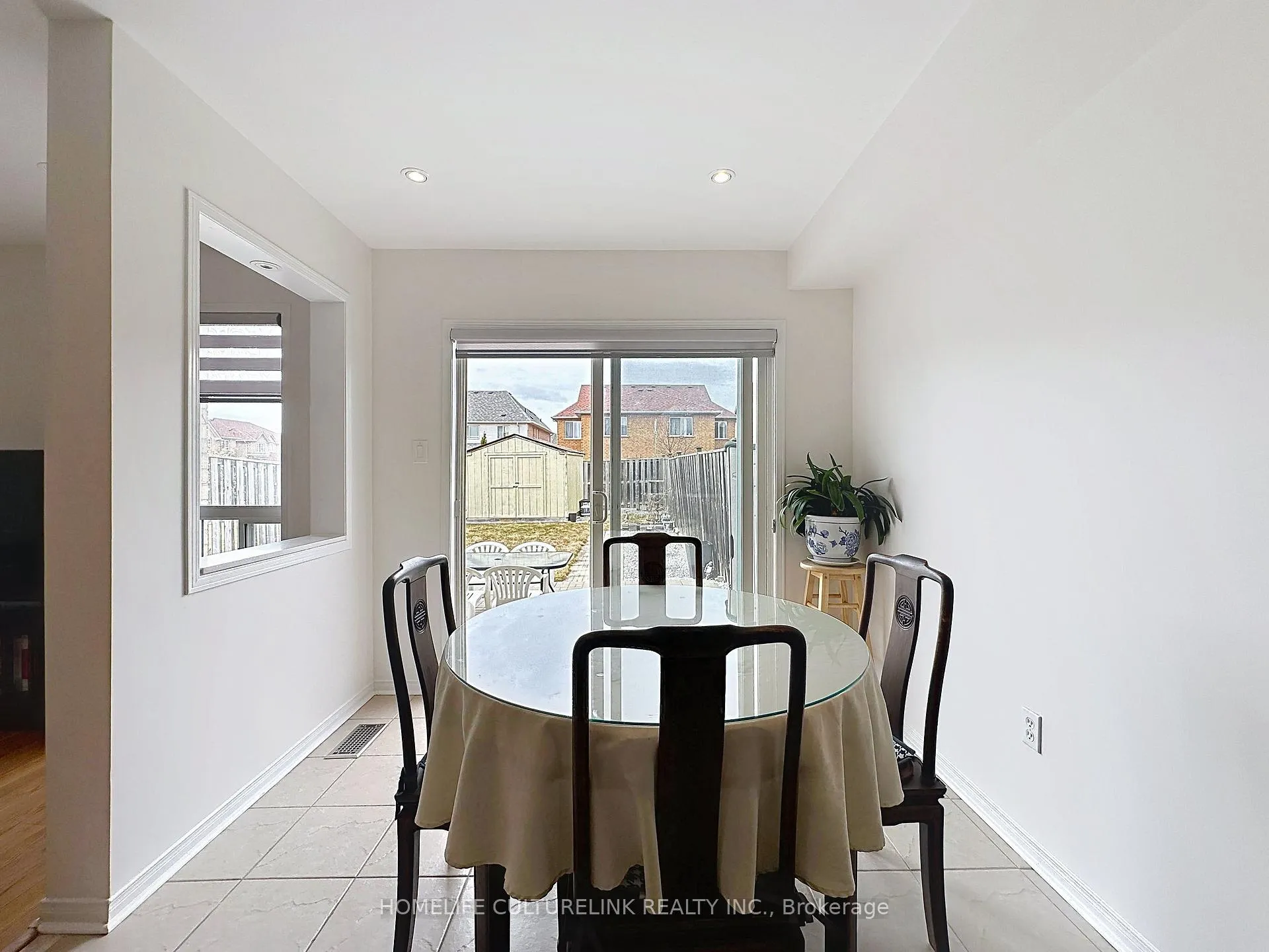 Photo 18 of 20 Anita Drive W, Markham, Village Green-South Unionville — HOMEH