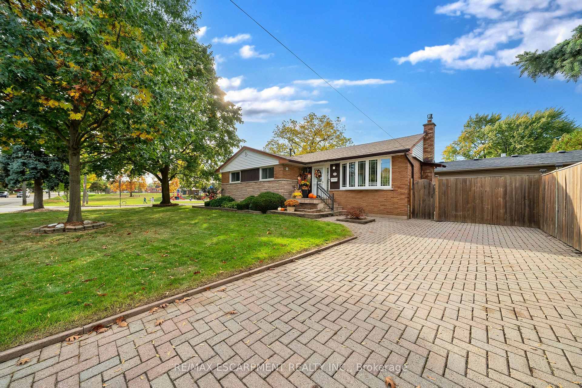 Photo 2 of 72 West 25TH Street, Hamilton, Westcliffe — HOMEH