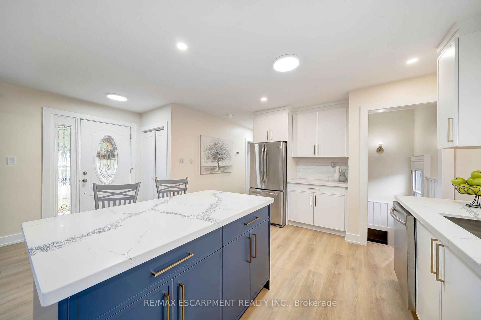 Photo 9 of 72 West 25TH Street, Hamilton, Westcliffe — HOMEH
