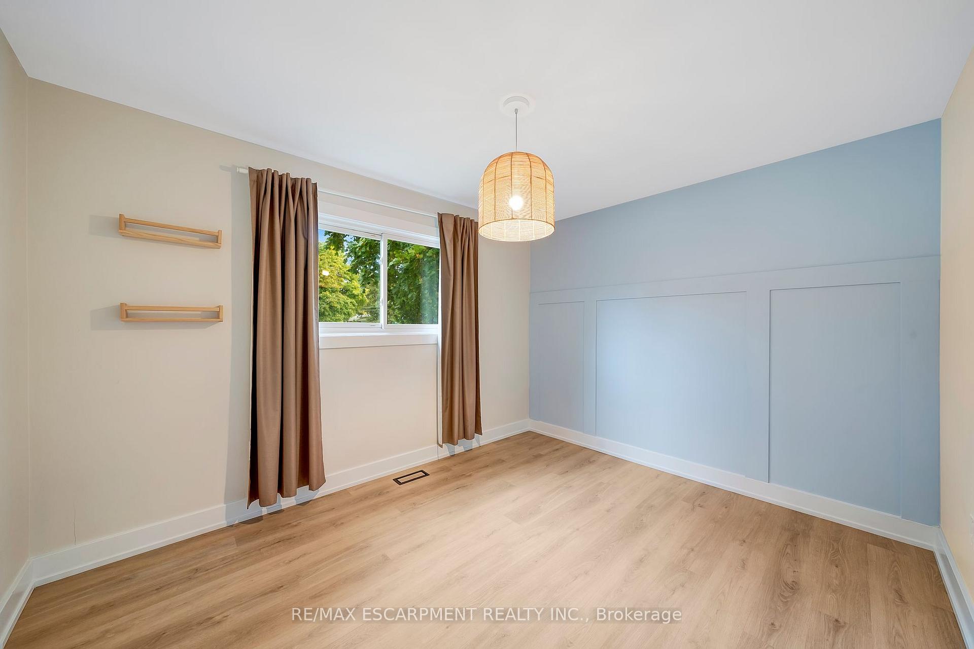 Photo 16 of 72 West 25TH Street, Hamilton, Westcliffe — HOMEH