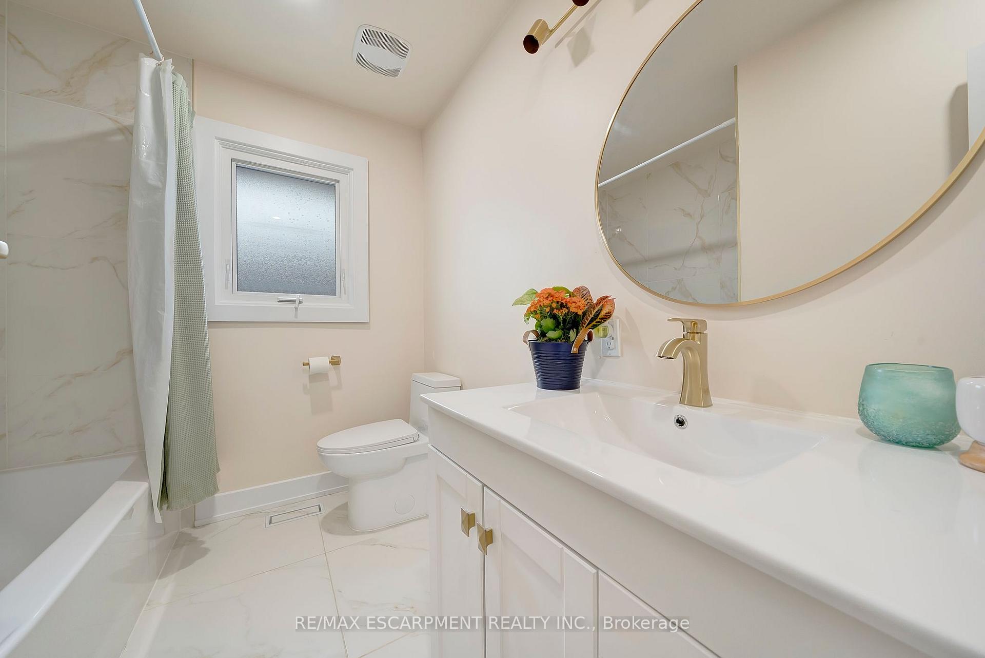 Photo 20 of 72 West 25TH Street, Hamilton, Westcliffe — HOMEH