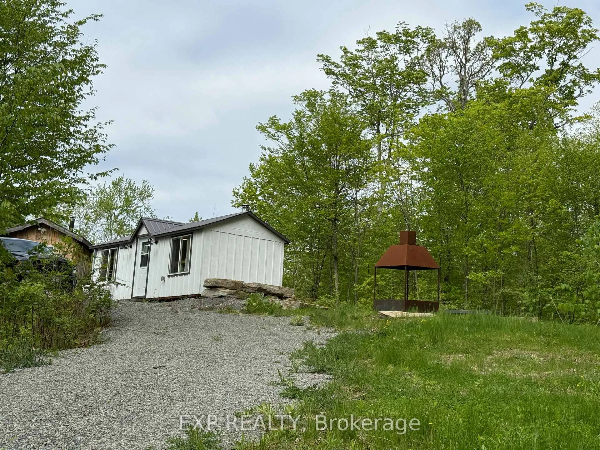Photo 4 of 1077 Polar Bear Lane, Frontenac, Frontenac Centre — HOMEH