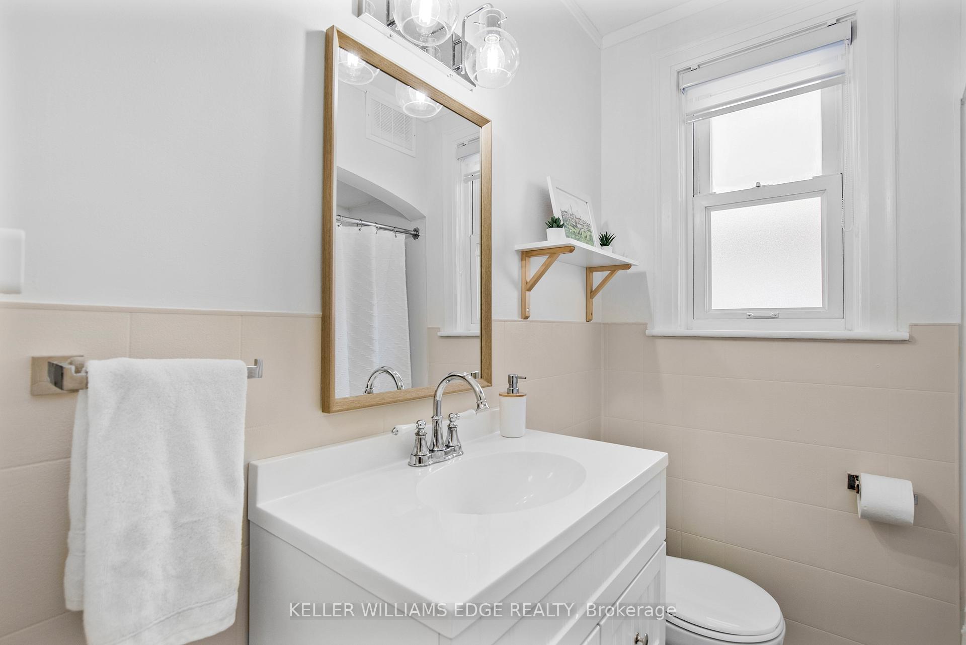 Photo 11 of 45 Barons Avenue S, Hamilton, Bartonville — HOMEH