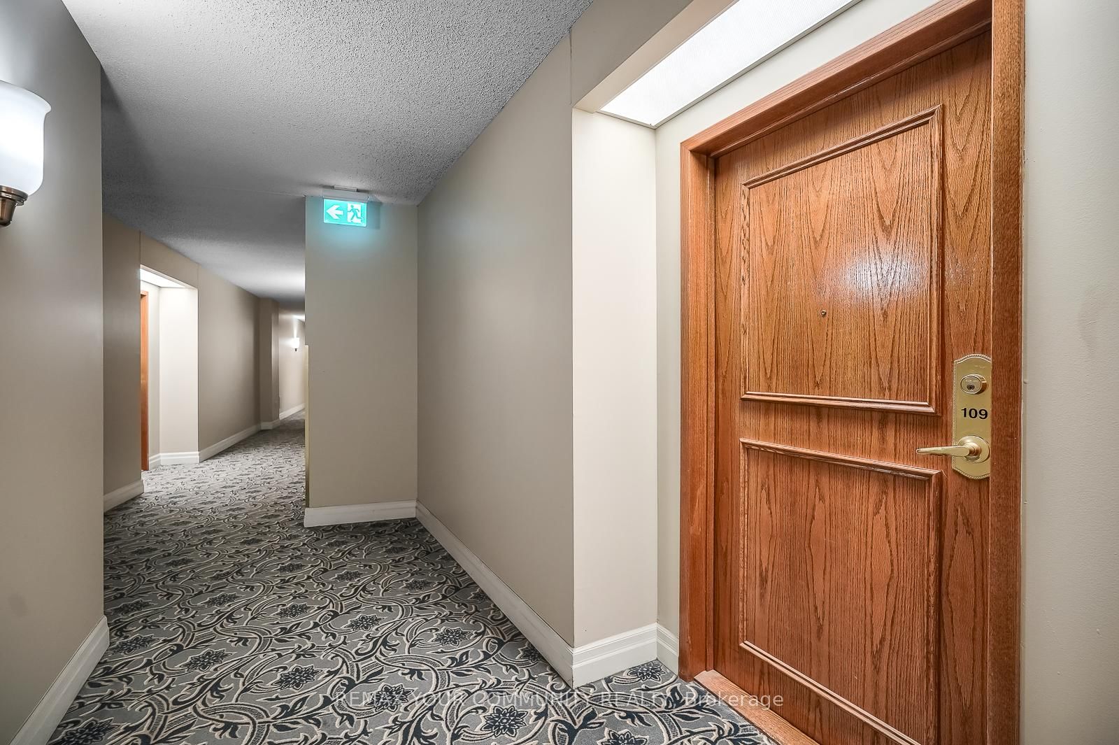 Photo 4 of Unit 109, 2502 Rutherford Rd, Vaughan, Maple — HOMEH