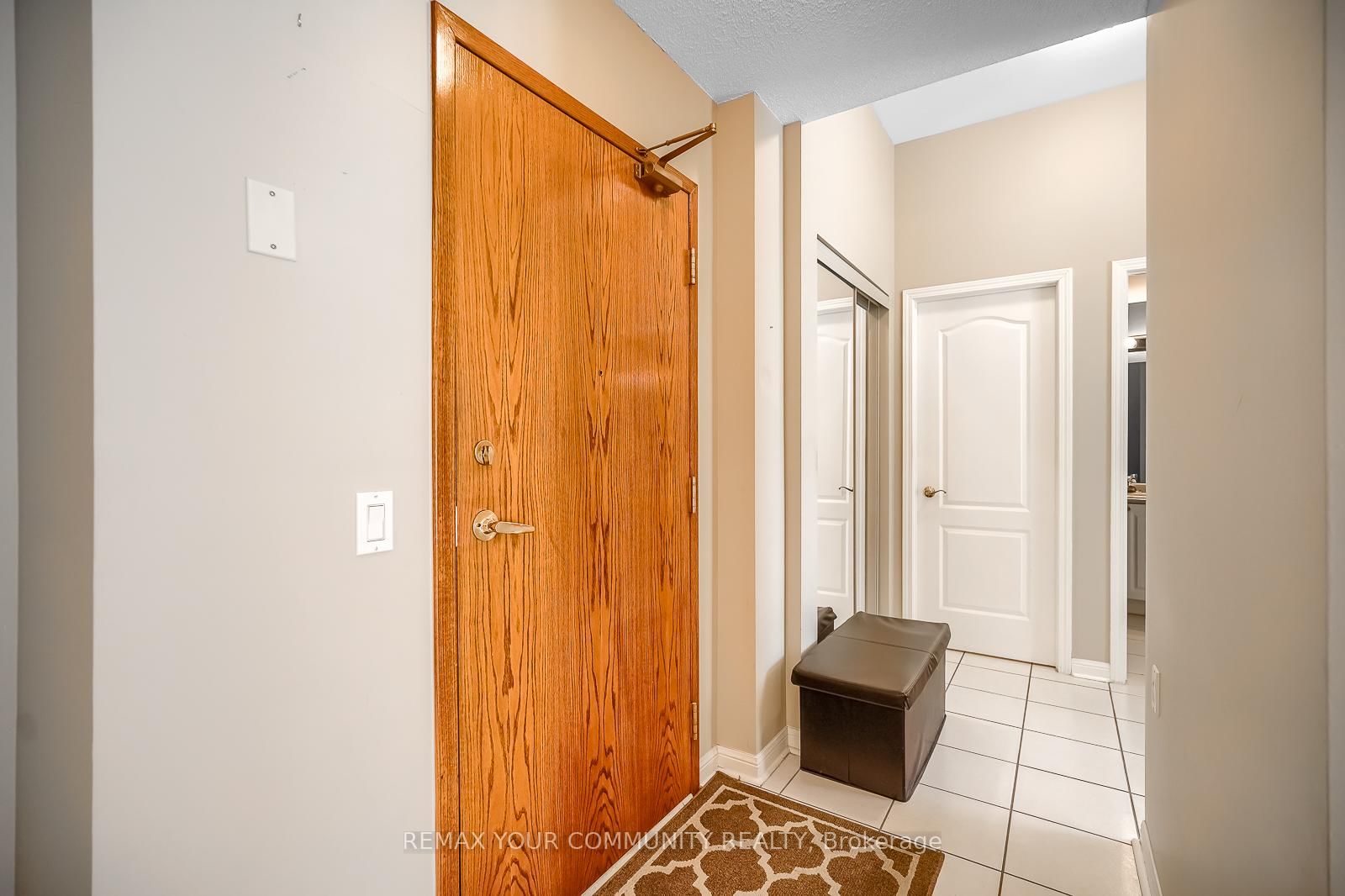 Photo 5 of Unit 109, 2502 Rutherford Rd, Vaughan, Maple — HOMEH