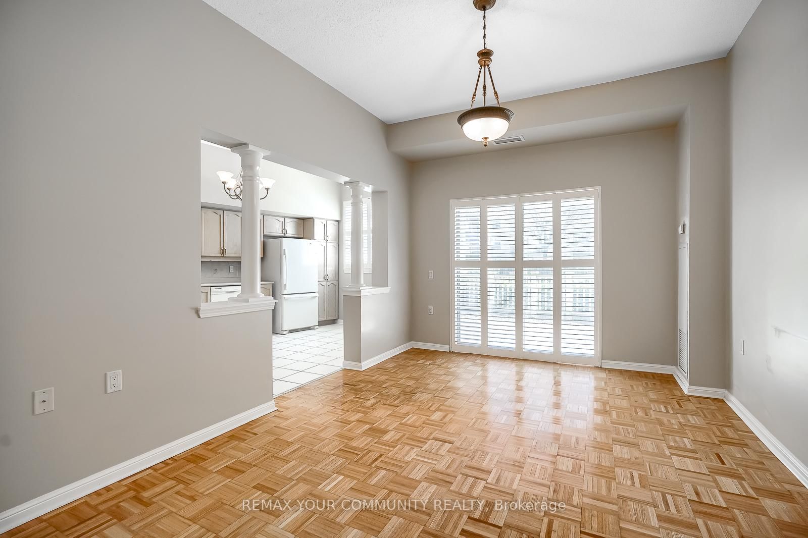 Photo 7 of Unit 109, 2502 Rutherford Rd, Vaughan, Maple — HOMEH