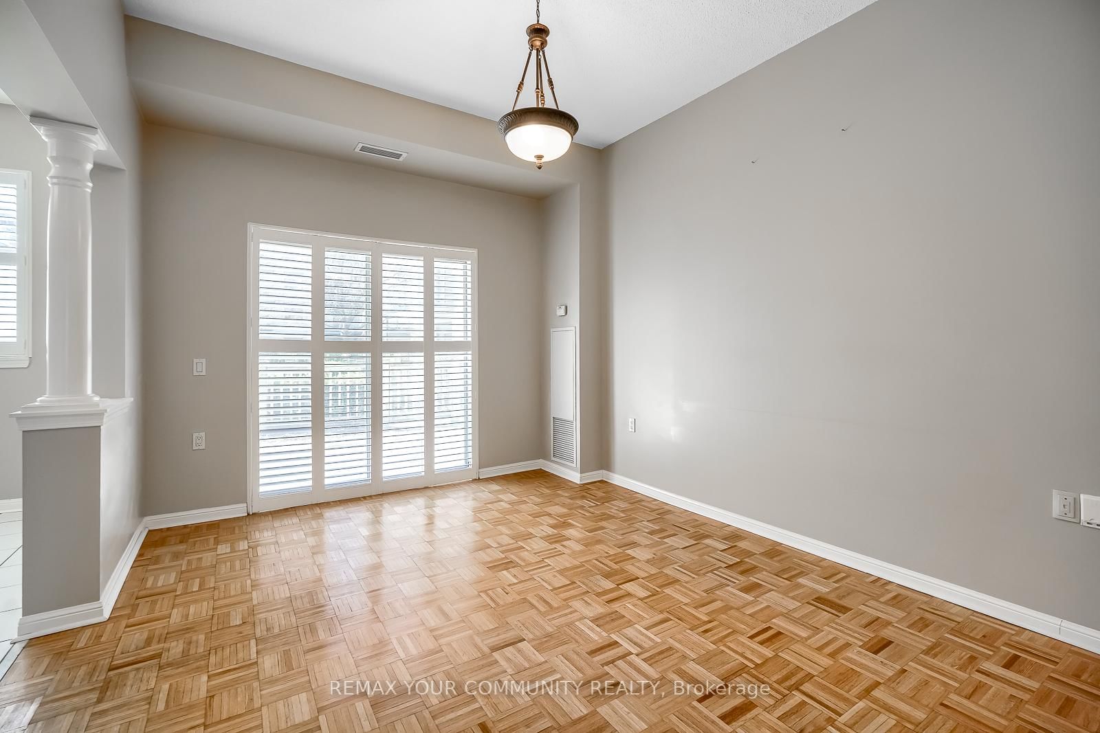 Photo 10 of Unit 109, 2502 Rutherford Rd, Vaughan, Maple — HOMEH