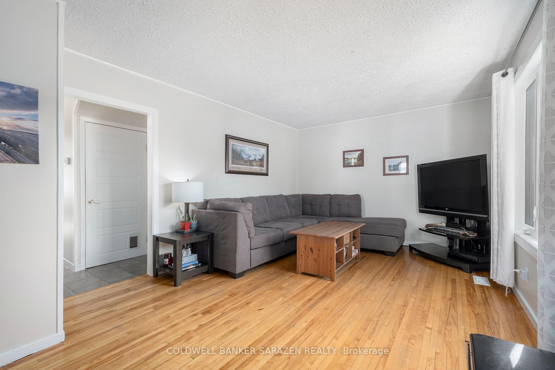Photo 5 of 138 Second Avenue N, Arnprior — HOMEH