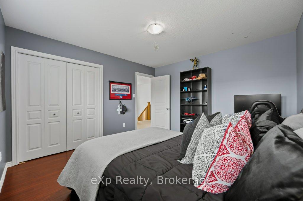 Photo 23 of 36 Ray Crescent, Guelph, Pineridge/Westminster Woods — HOMEH