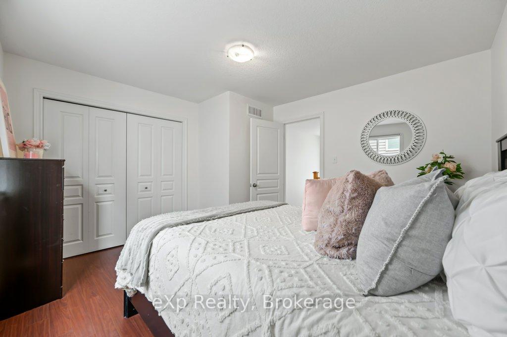 Photo 27 of 36 Ray Crescent, Guelph, Pineridge/Westminster Woods — HOMEH