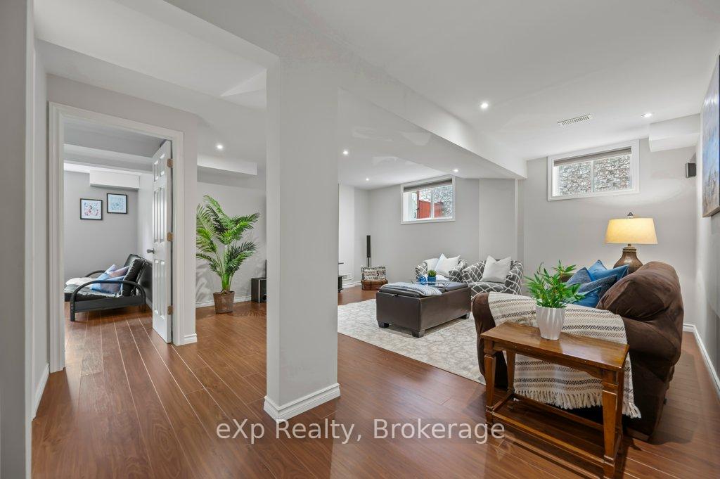 Photo 30 of 36 Ray Crescent, Guelph, Pineridge/Westminster Woods — HOMEH