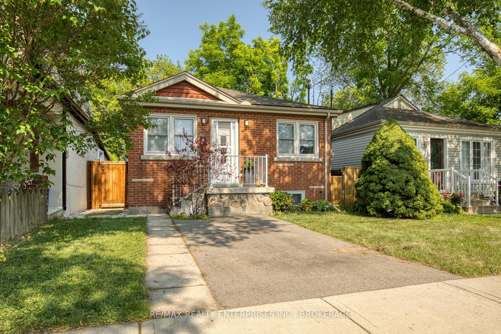 Photo 1 of 35 Hawthorne Avenue, Hamilton, Kirkendall — HOMEH