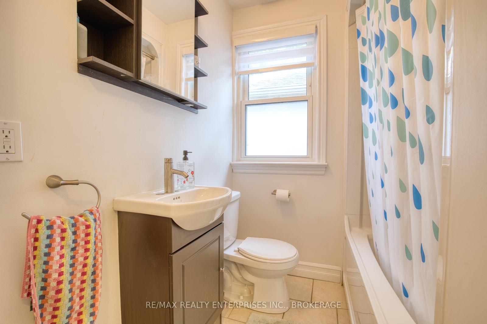 Photo 5 of 35 Hawthorne Avenue, Hamilton, Kirkendall — HOMEH