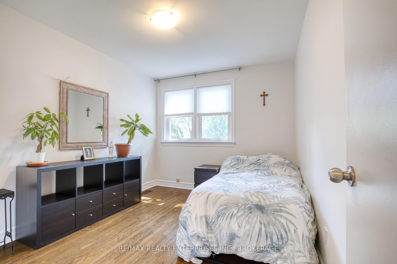 Photo 6 of 35 Hawthorne Avenue, Hamilton, Kirkendall — HOMEH