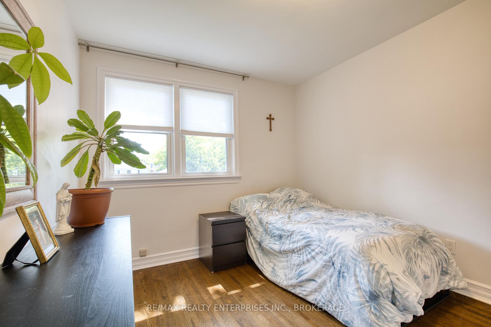 Photo 7 of 35 Hawthorne Avenue, Hamilton, Kirkendall — HOMEH