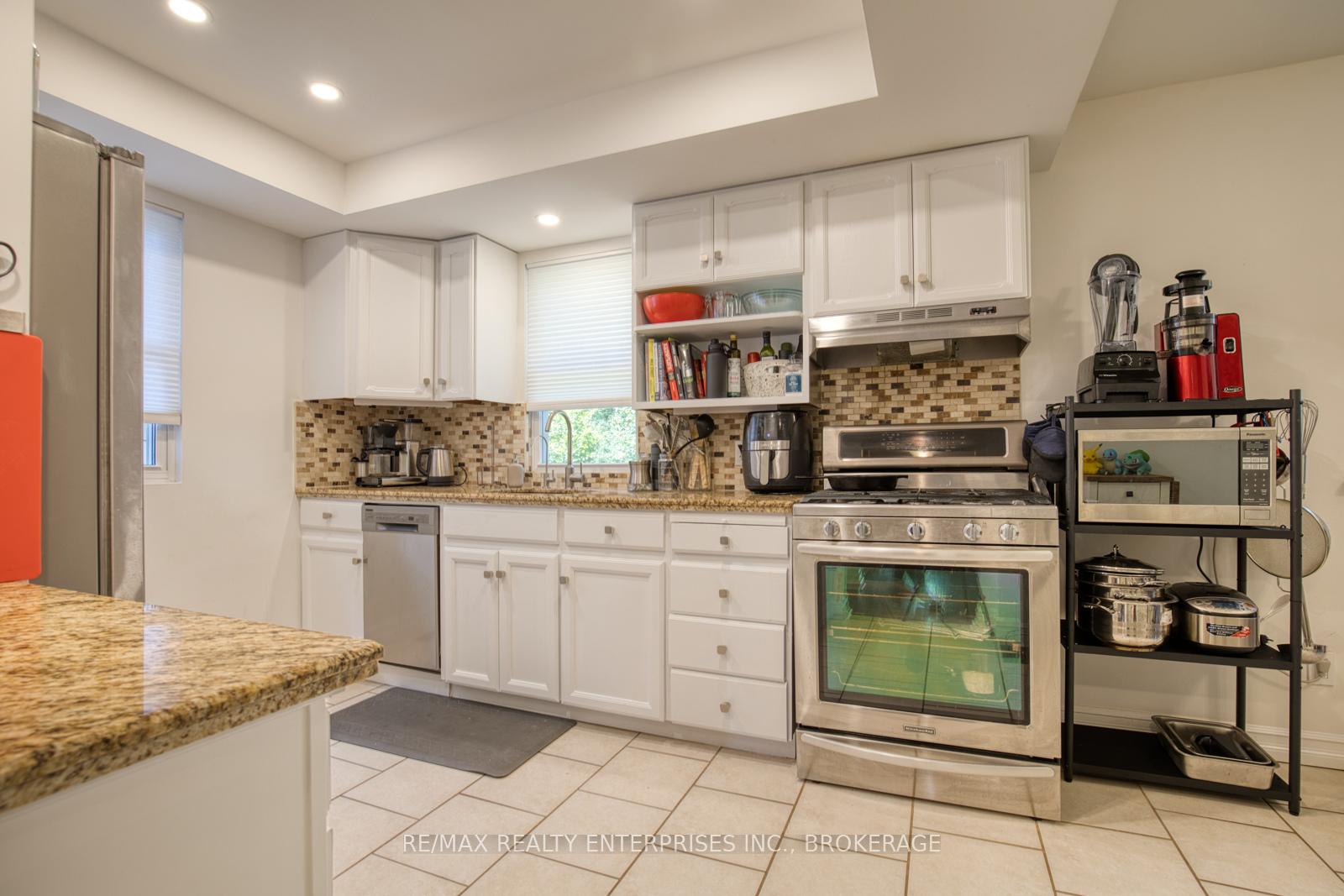 Photo 9 of 35 Hawthorne Avenue, Hamilton, Kirkendall — HOMEH