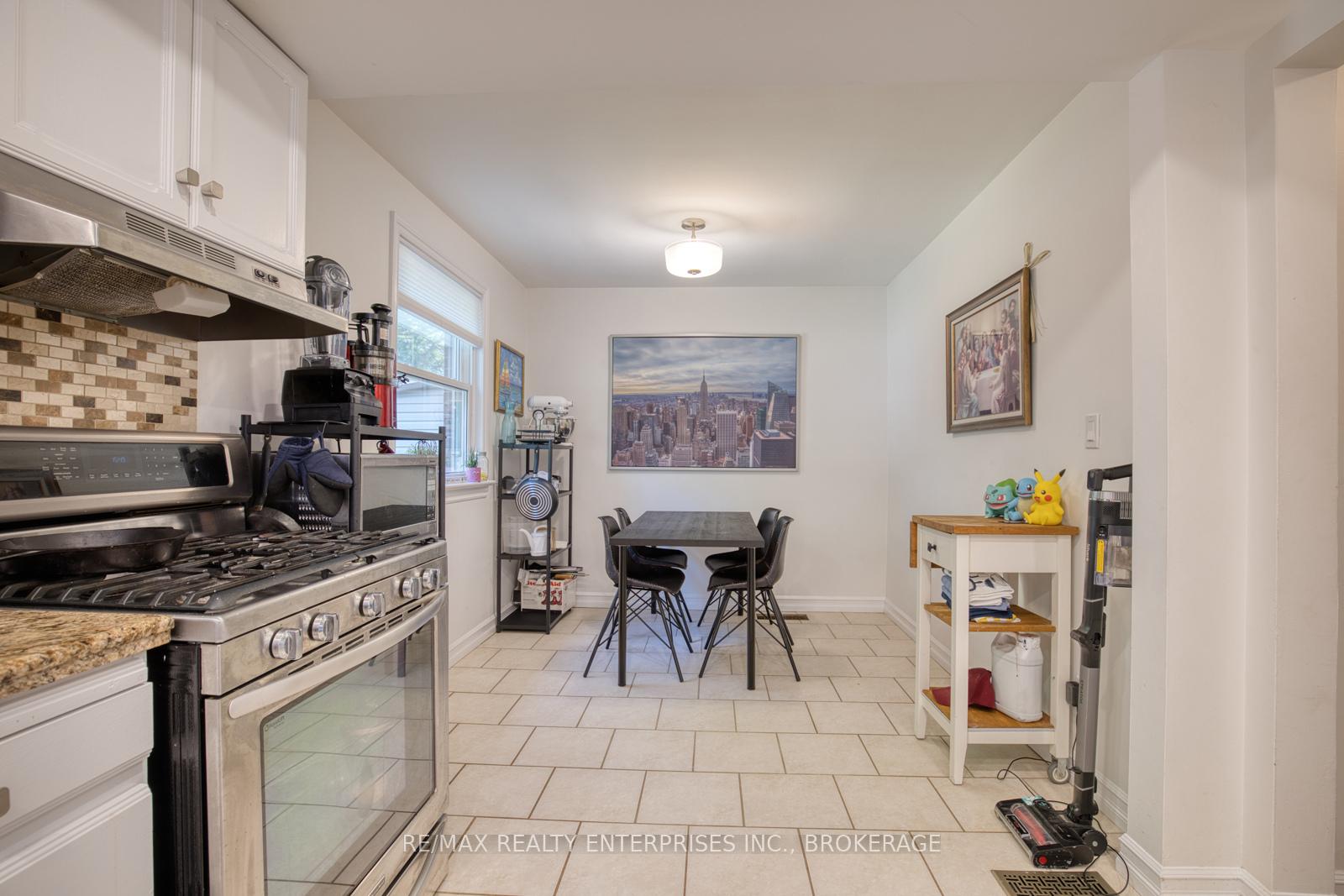 Photo 10 of 35 Hawthorne Avenue, Hamilton, Kirkendall — HOMEH
