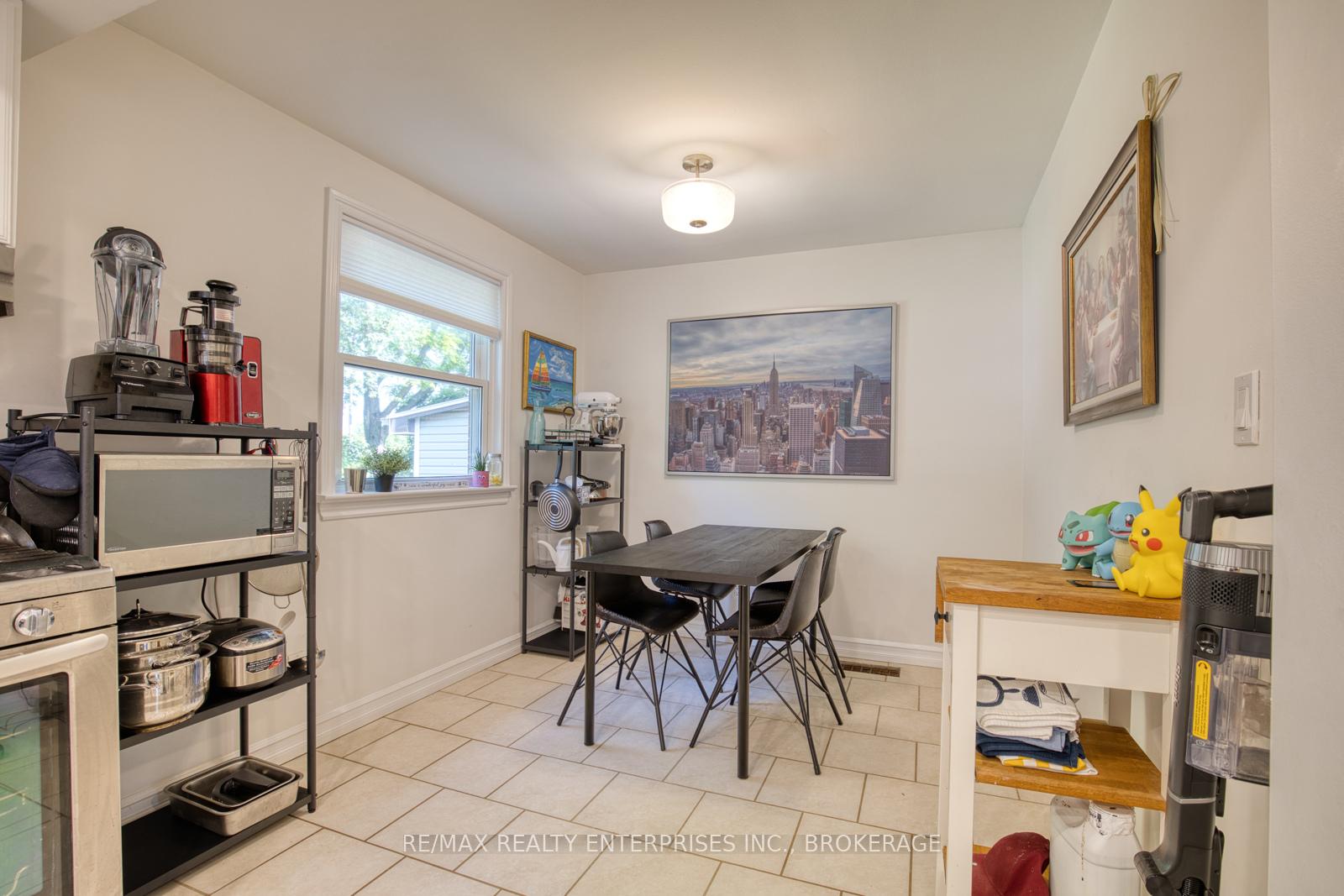 Photo 11 of 35 Hawthorne Avenue, Hamilton, Kirkendall — HOMEH