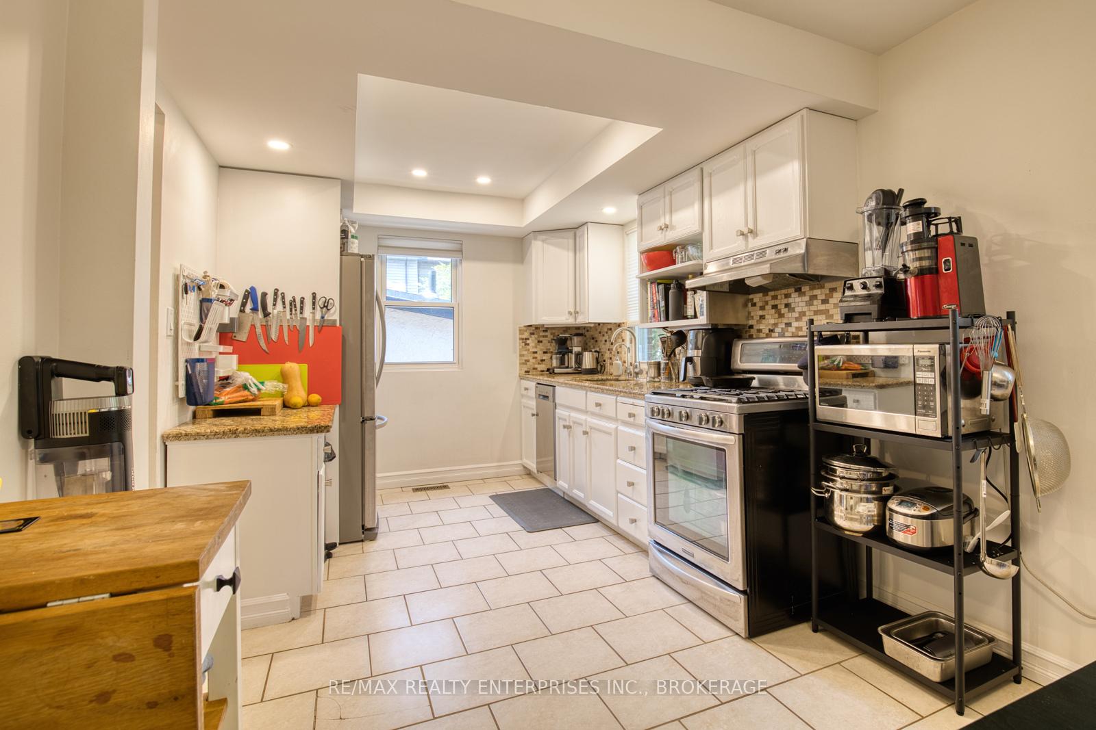 Photo 12 of 35 Hawthorne Avenue, Hamilton, Kirkendall — HOMEH