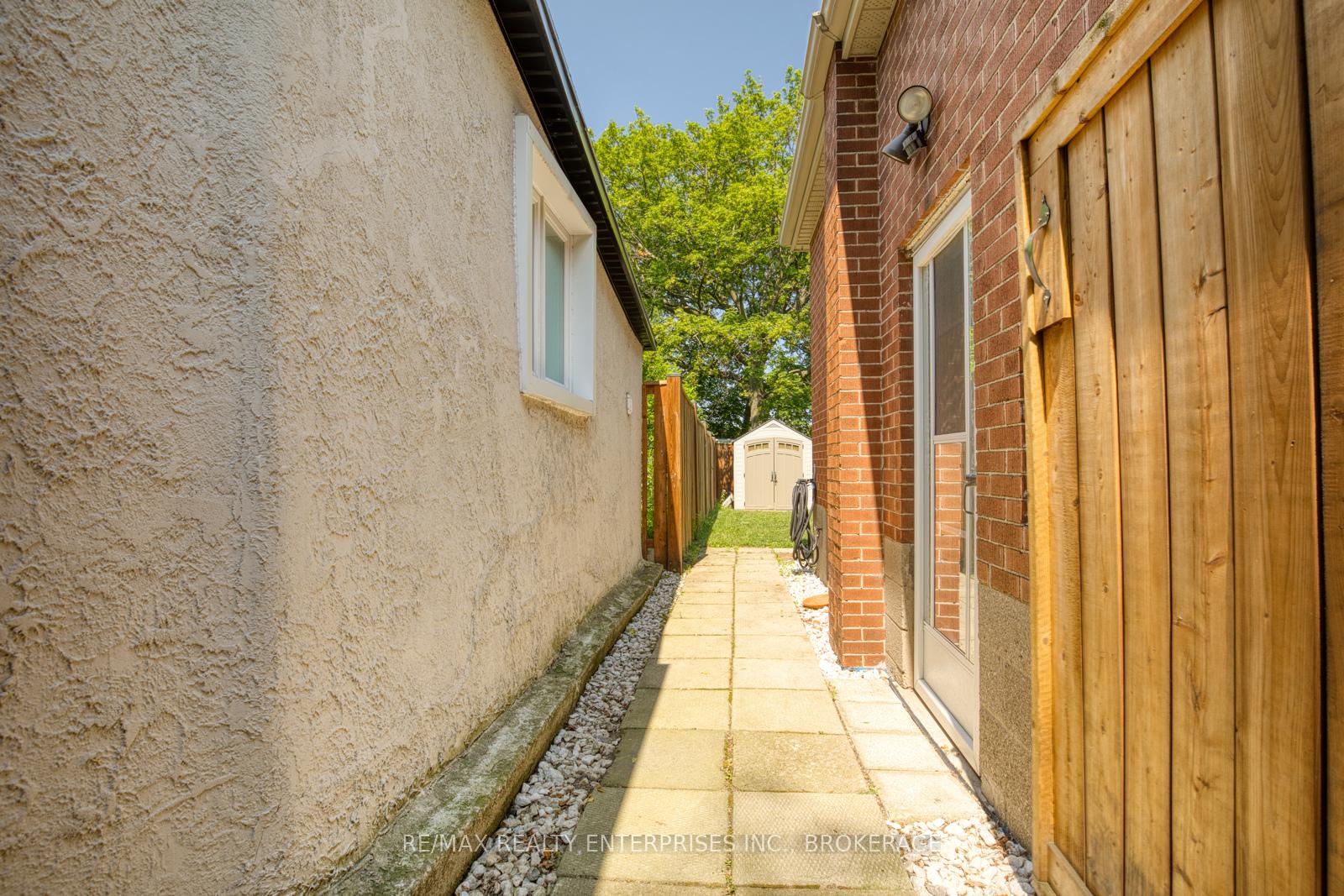 Photo 21 of 35 Hawthorne Avenue, Hamilton, Kirkendall — HOMEH
