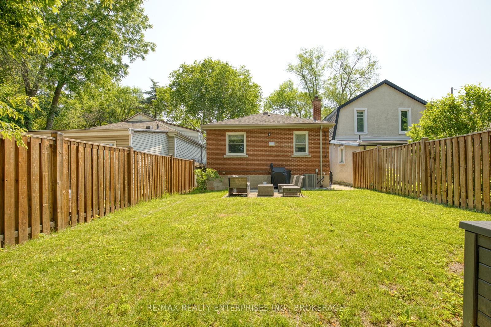 Photo 25 of 35 Hawthorne Avenue, Hamilton, Kirkendall — HOMEH