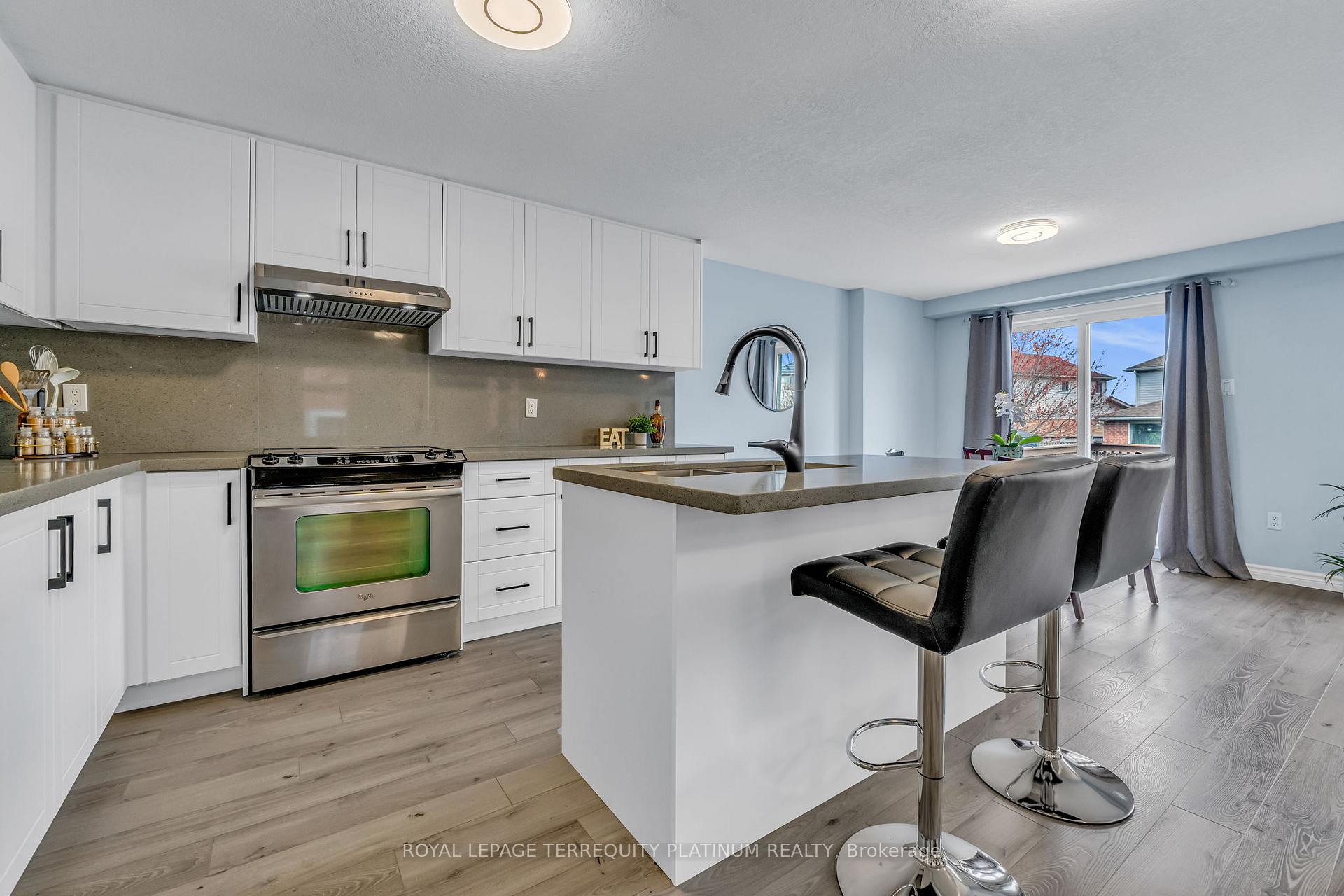 Photo 12 of 46 Deerpath Drive, Guelph, Willow West/Sugarbush/West Acres — HOMEH