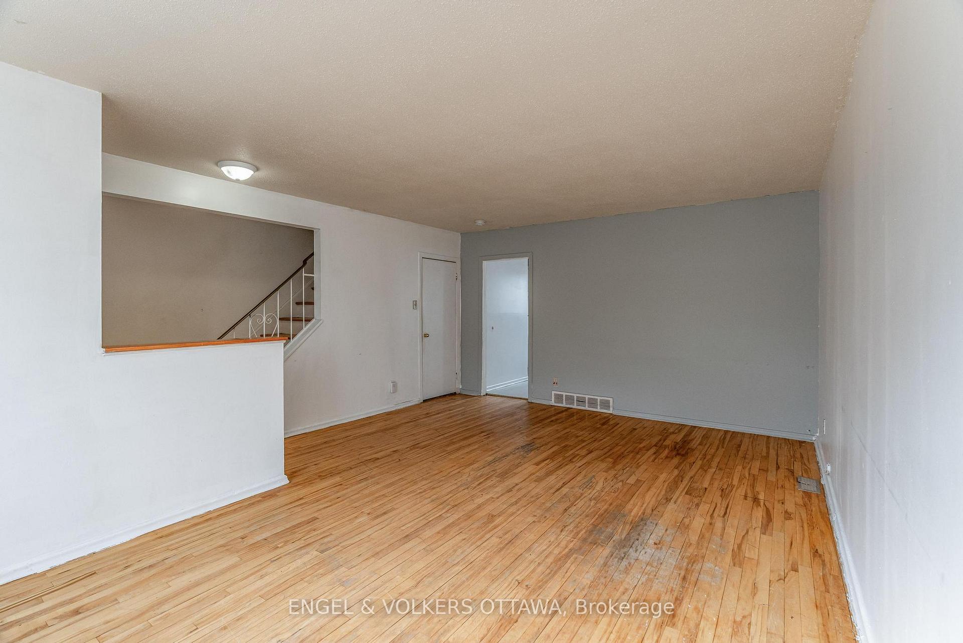 Photo 7 of 824 Grenon Avenue, Ottawa, Britannia Heights — HOMEH