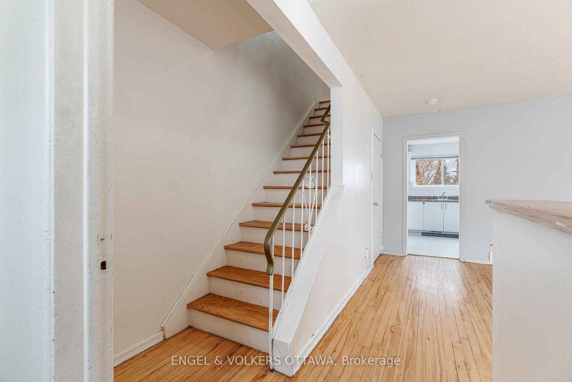 Photo 15 of 824 Grenon Avenue, Ottawa, Britannia Heights — HOMEH