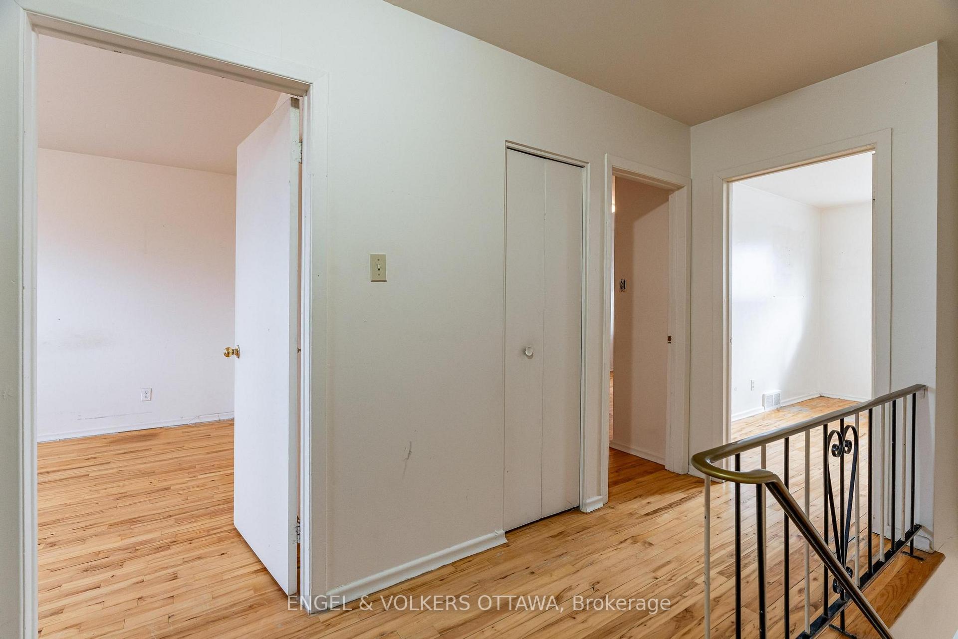 Photo 12 of 824 Grenon Avenue, Ottawa, Britannia Heights — HOMEH