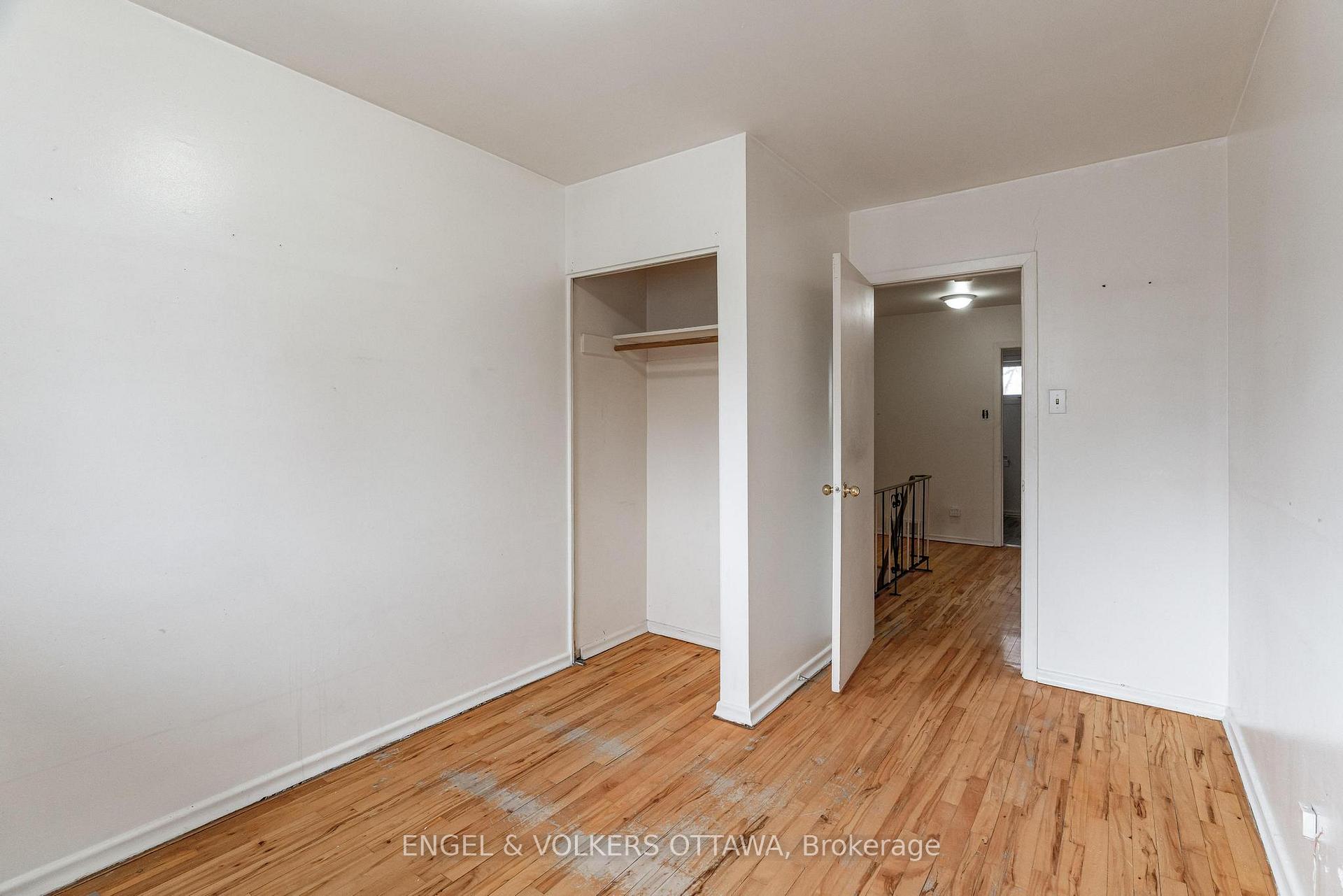 Photo 23 of 824 Grenon Avenue, Ottawa, Britannia Heights — HOMEH