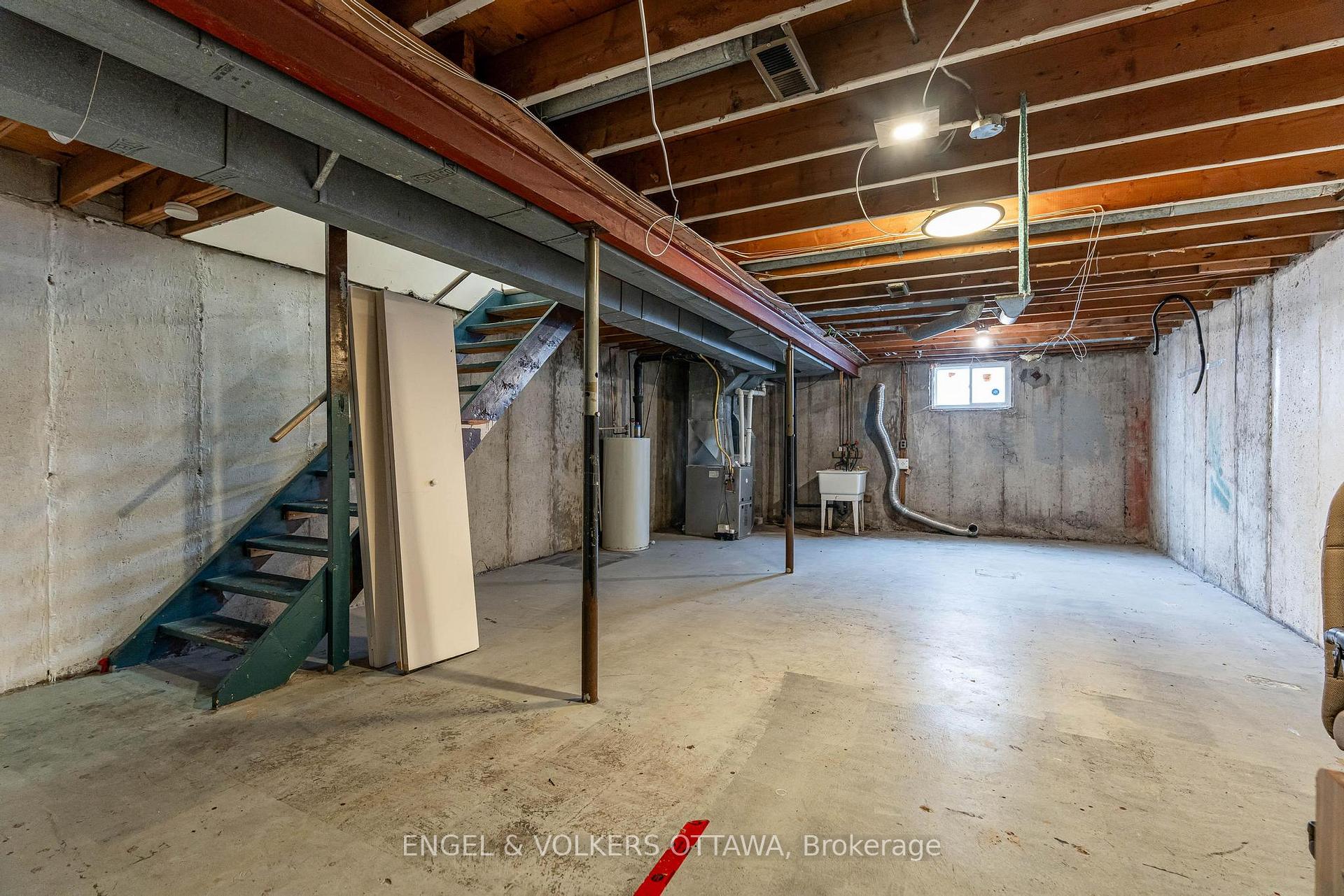 Photo 26 of 824 Grenon Avenue, Ottawa, Britannia Heights — HOMEH