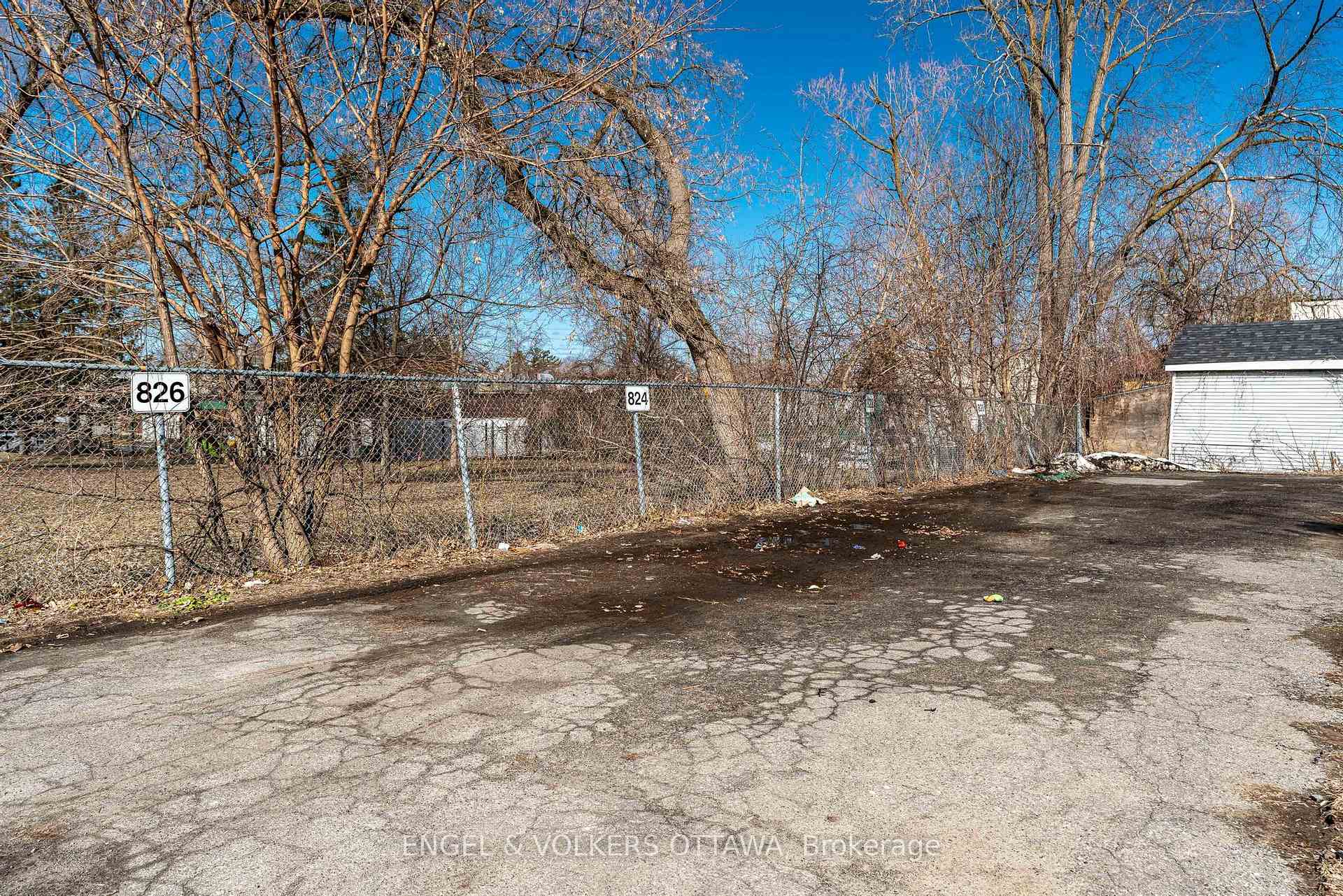 Photo 28 of 824 Grenon Avenue, Ottawa, Britannia Heights — HOMEH