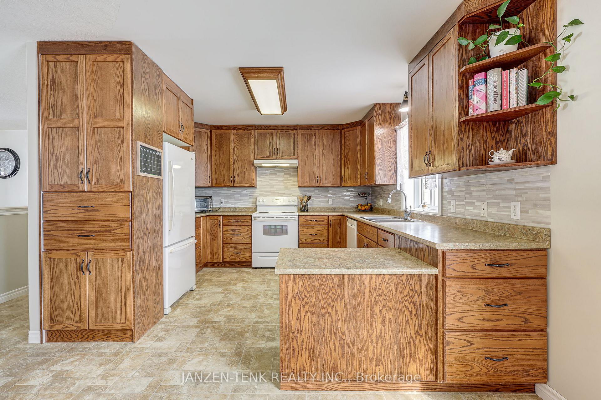 Photo 15 of 10488 Peters Court, Bayham, Rural Bayham — HOMEH