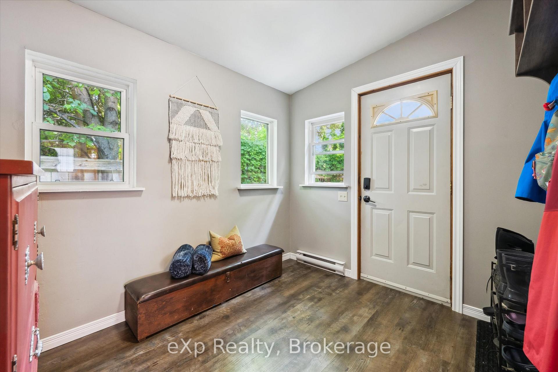 Photo 5 of 15 Laurine Avenue, Guelph, St. George's — HOMEH