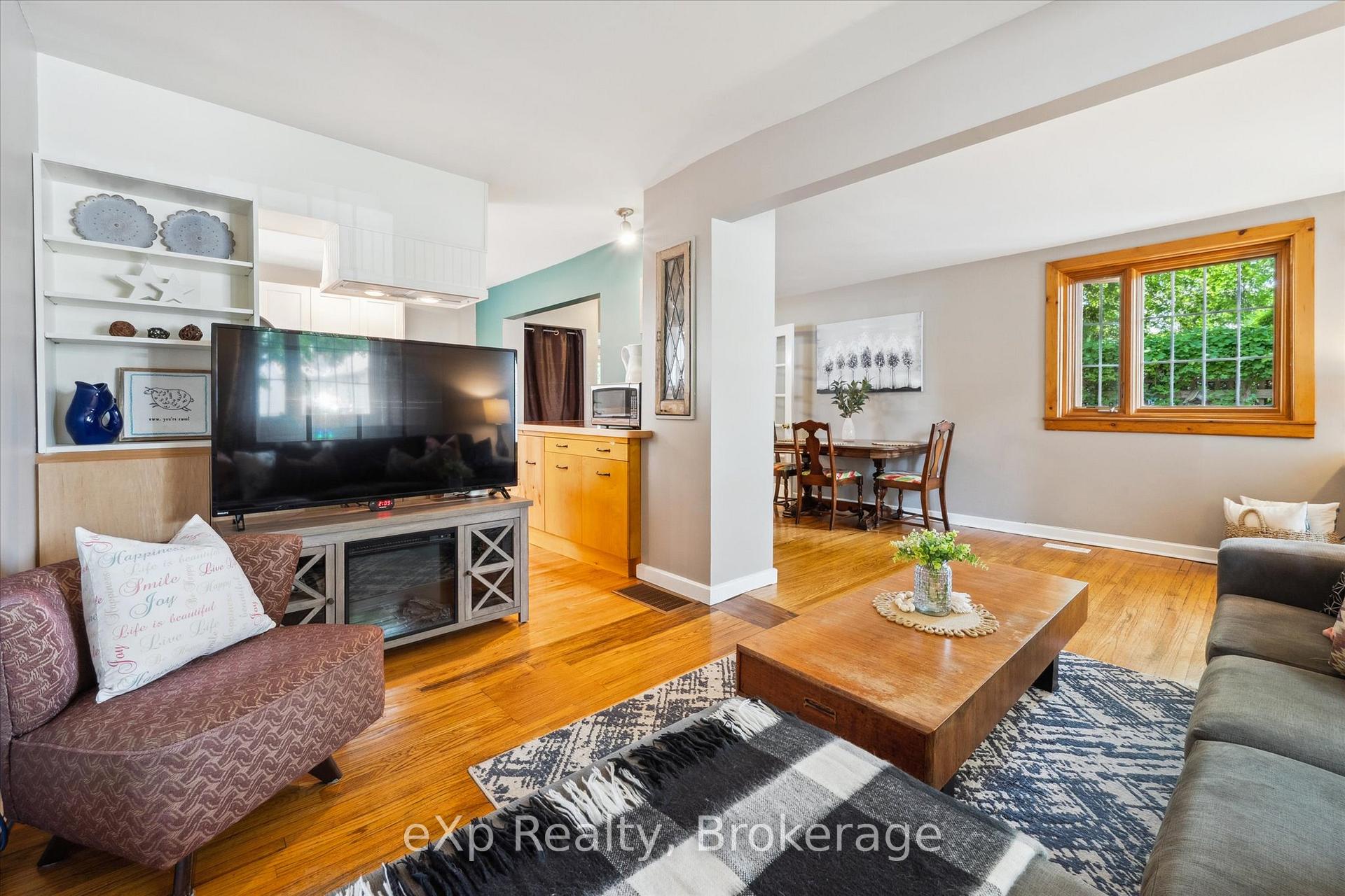 Photo 9 of 15 Laurine Avenue, Guelph, St. George's — HOMEH