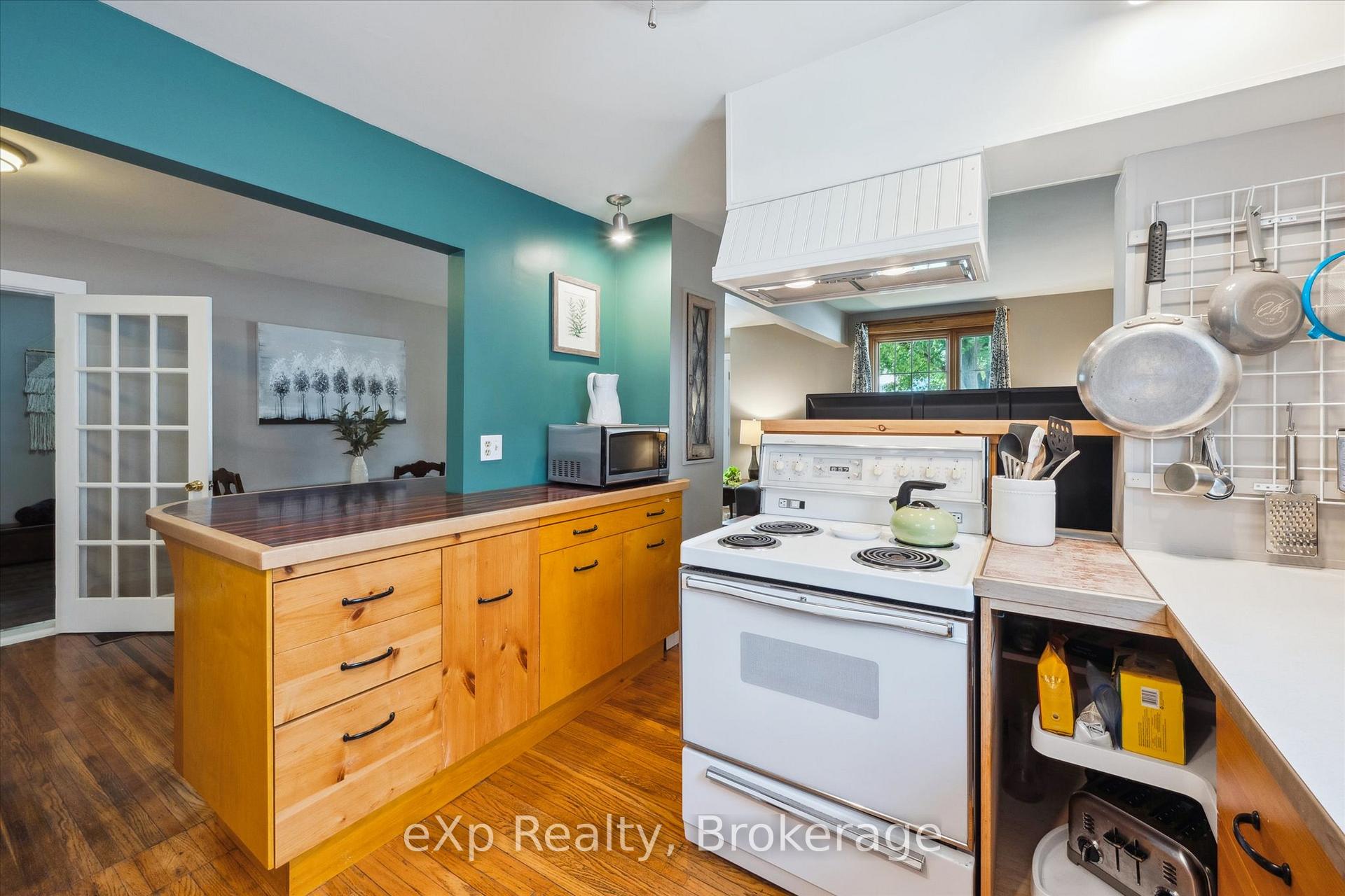 Photo 12 of 15 Laurine Avenue, Guelph, St. George's — HOMEH