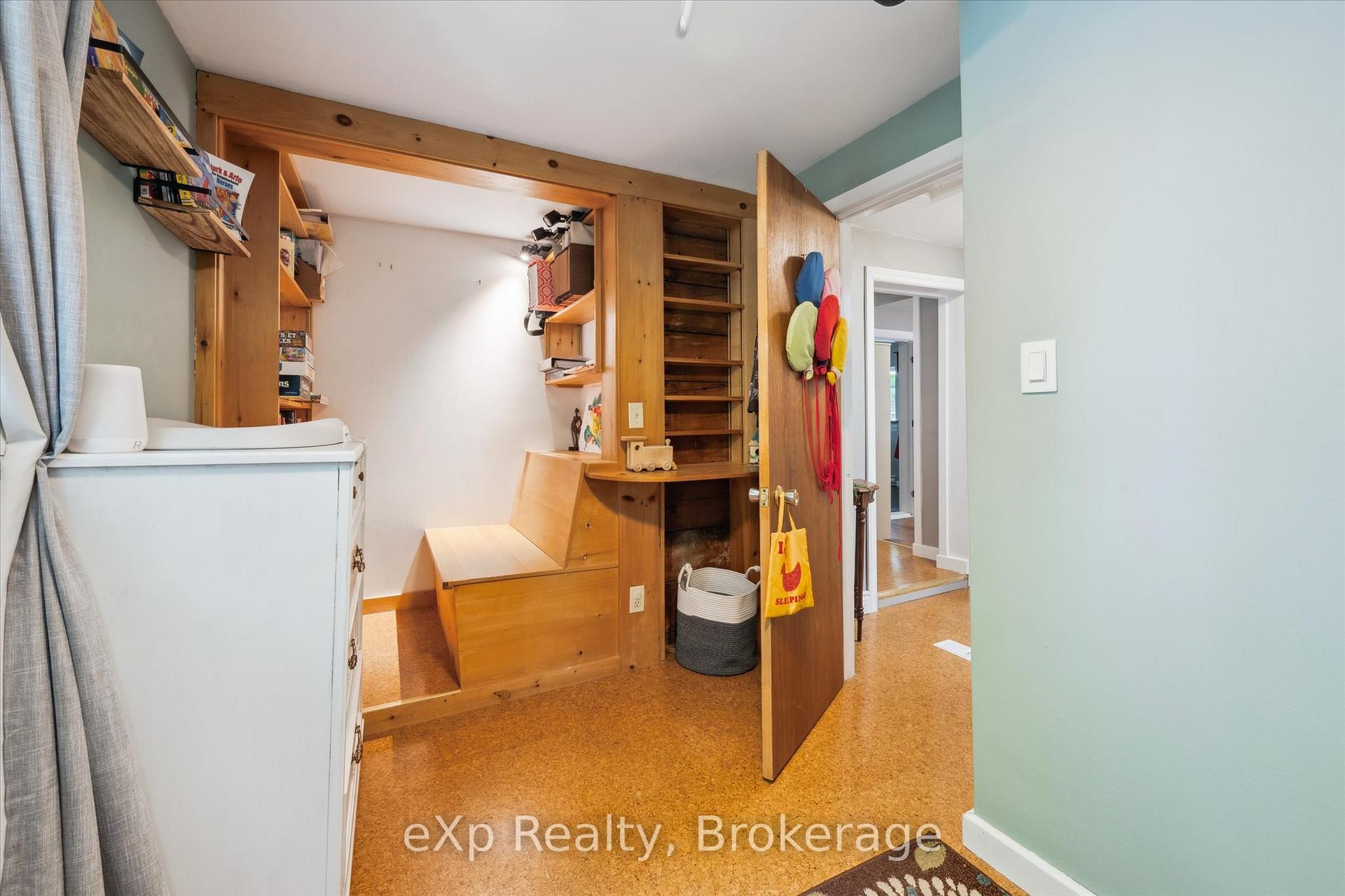Photo 16 of 15 Laurine Avenue, Guelph, St. George's — HOMEH